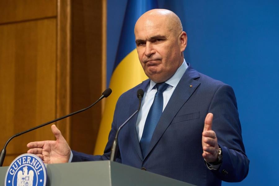 „Ați muncit, ați acumulat, banii au avut randament, dar nu vi-i dăm, că sunteți proști și nu știți ce să faceți cu ei”. Guvernul Bolojan, ASF și industria pensiilor administrate privat pregătesc Țeapa Pilonului II