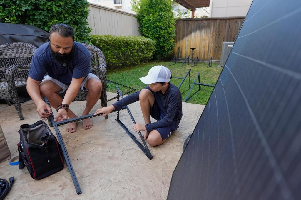 Solar panels that fit on your balcony or deck are gaining traction in the US. These small-scale solar systems could become attractive to more homeowners now that Trump’s sweeping budget-and-policy package will scrap residential rooftop solar tax credits.