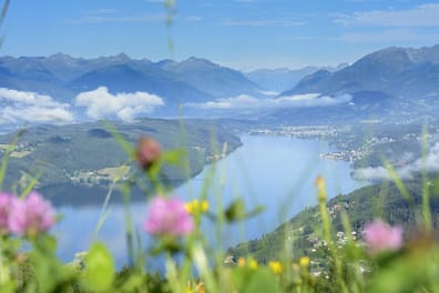 Weiter Blick über den Millstätter See in Kärnten im Frühling.