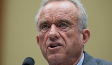 MAGA Radio Host’s Cancer-Stricken Wife Can’t Get COVID Shot Because of ‘Kook’ RFK Jr.