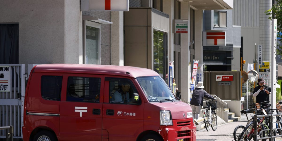 Japan suspends some parcel deliveries to U.S. due to Trump tariffs