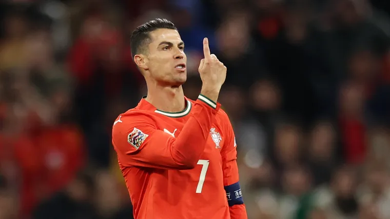 Cristiano Ronaldo’s teammate reveals Portugal star's bizarre sleep trick image