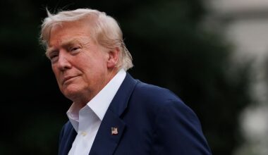 Trump threatens EU with 35% tariff if investment pledge falls through