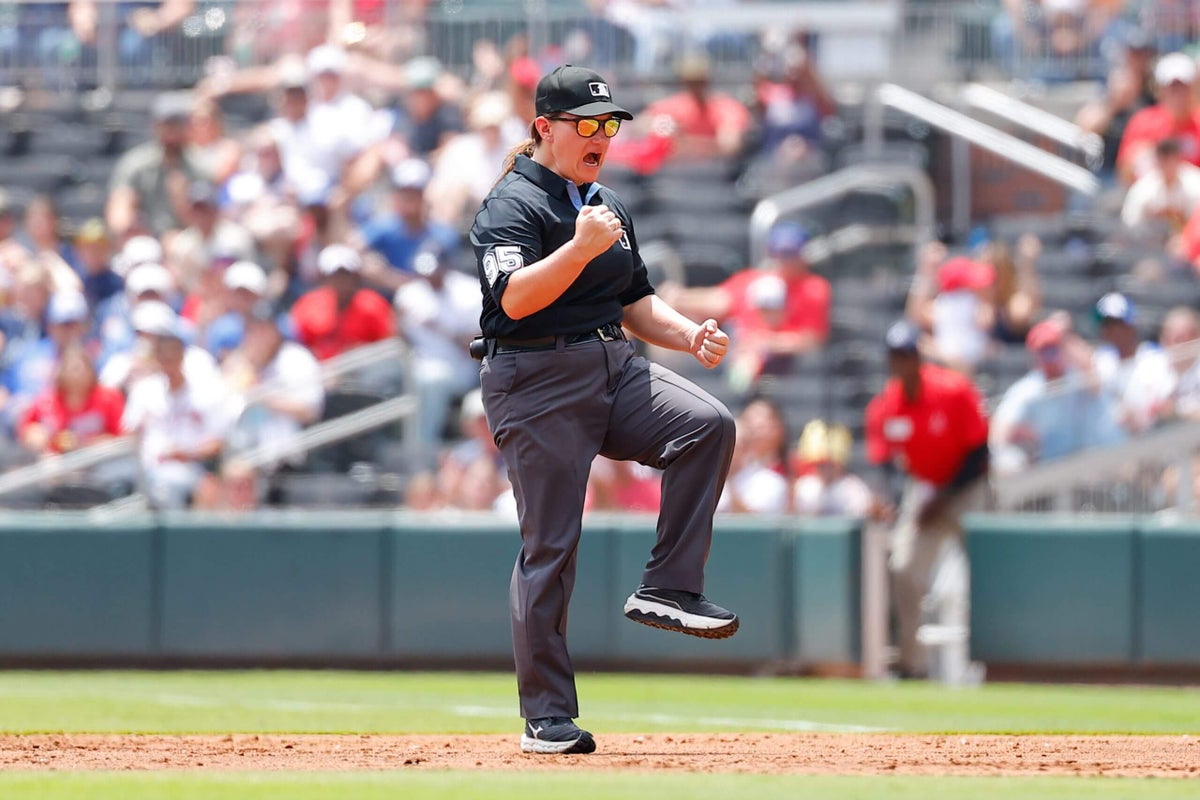 Female umpire Jen Pawol takes field, breaks MLB barrier