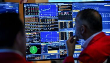 Stock market today: Dow futures rise ahead of Powell speech, retail earnings