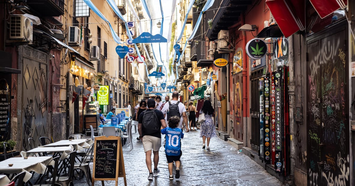 How overtourism is hollowing out Italian cities – POLITICO