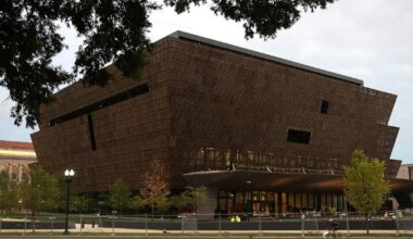 White House launching review of Smithsonian museums to "ensure alignment" with Trump's plans