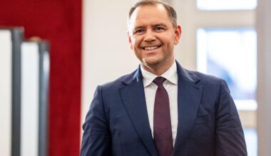 Polish president vetoes Ukraine aid law, threatens Starlink services for Ukraine