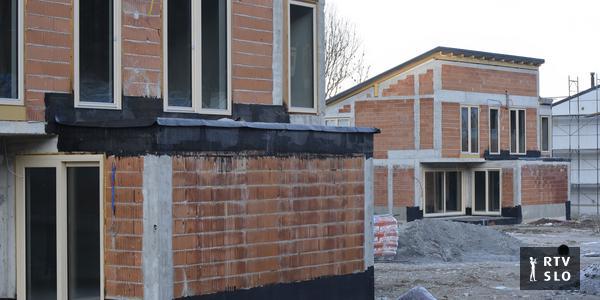 “Če boš hišo zgradil nelegalno, počakaj in problem se bo rešil sam od sebe”