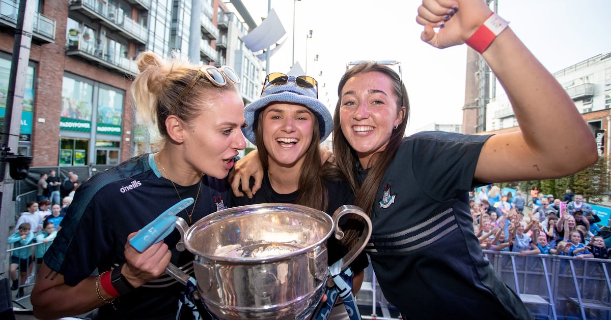 thousands turn out for Dublin ladies All-Ireland homecoming – The Irish Times