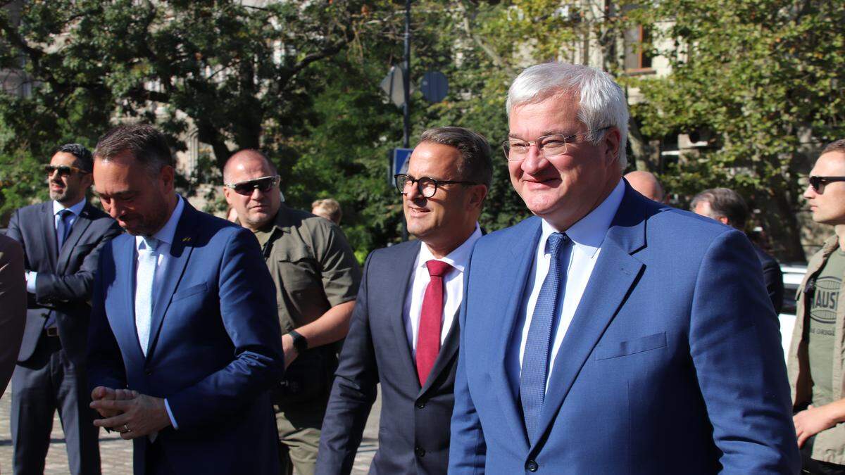 Xavier Bettel et l’accolade qui fait le buzz en Ukraine