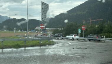 Steinschlag auf Walensee-Autobahn legte Glarner Verkehr lahm - Südostschweiz