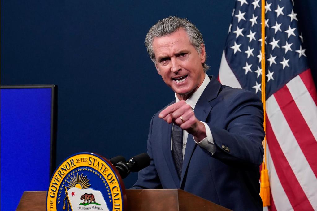Newsom takes shot at White House ballroon plans, press secretary Leavitt