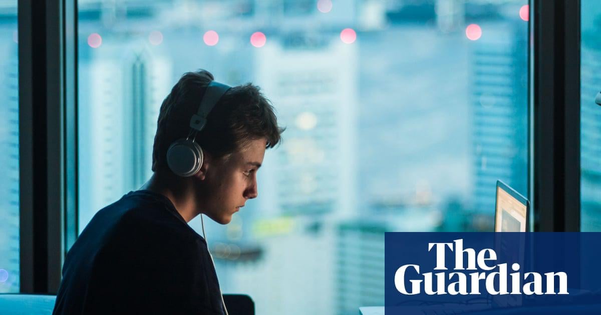 Far-right extremists using games platforms to radicalise teenagers, report warns