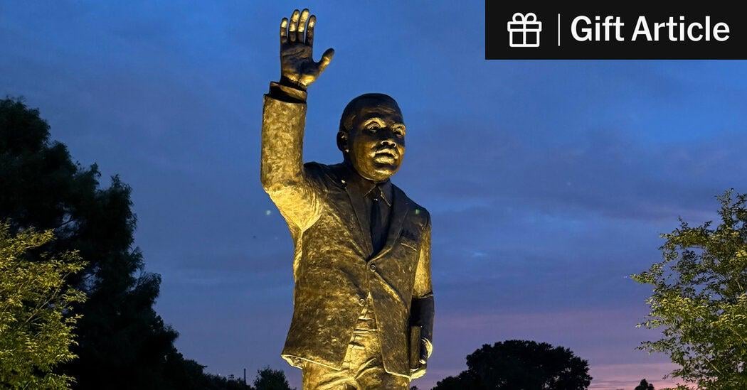 New Statue of Martin Luther King Jr. Draws Criticisms Over Its Proportions