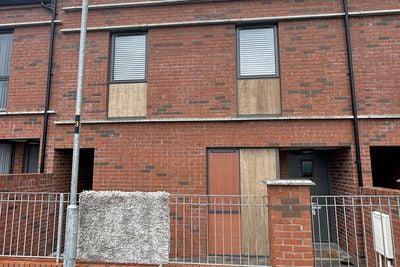 West Belfast UDA orders Catholics out of mixed housing development after tearing up peace deal