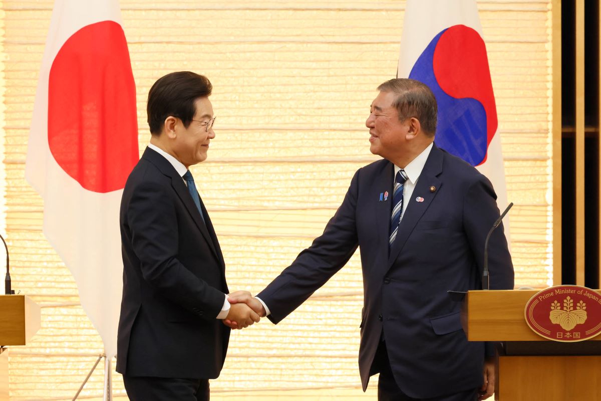 Lee Ishiba joint press conference cabinet secretariat rs
