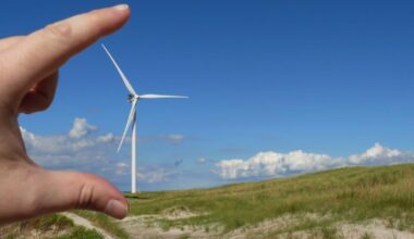 IEA counts fossil fuels threefold versus wind and solar