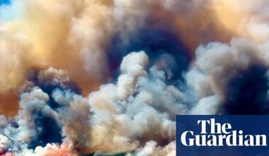 ‘Pray for rain’: wildfires in Canada are now burning where they never used to | Canada wildfires
