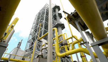 MPLX Sells Rockies Midstream Gas Assets to Harvest for $1B