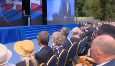 Pamprezident sa trosicku opustil (zomri)