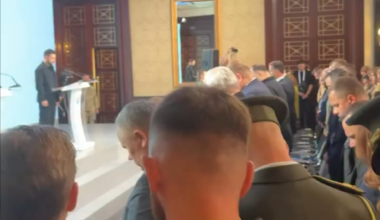 Rutte and Zelenskyy Hold Moment of Silence Honoring Fallen Soldiers