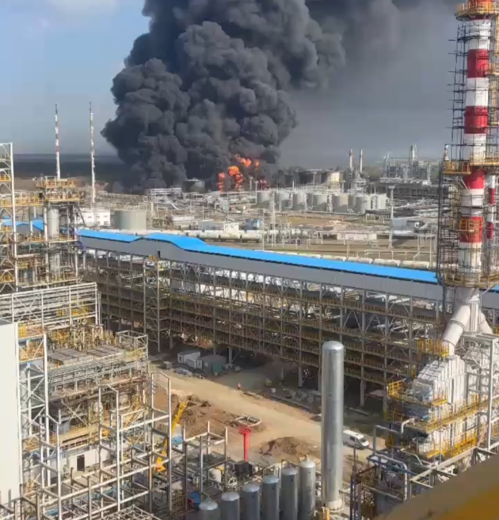 The Novoshakhtinsk Oil Products Plant in the Rostov region has been burning uncontrollably for the third day