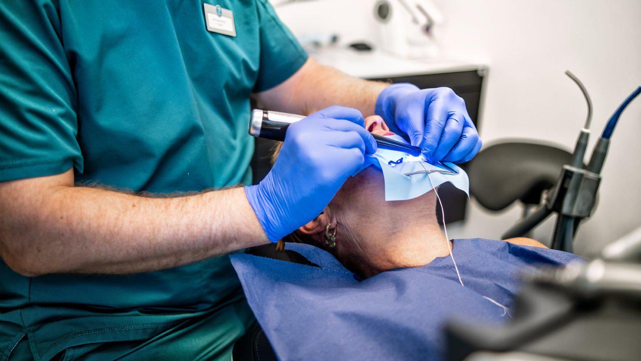 Voor het eerst bepaalt meer dan helft tandartsen eigen tarieven