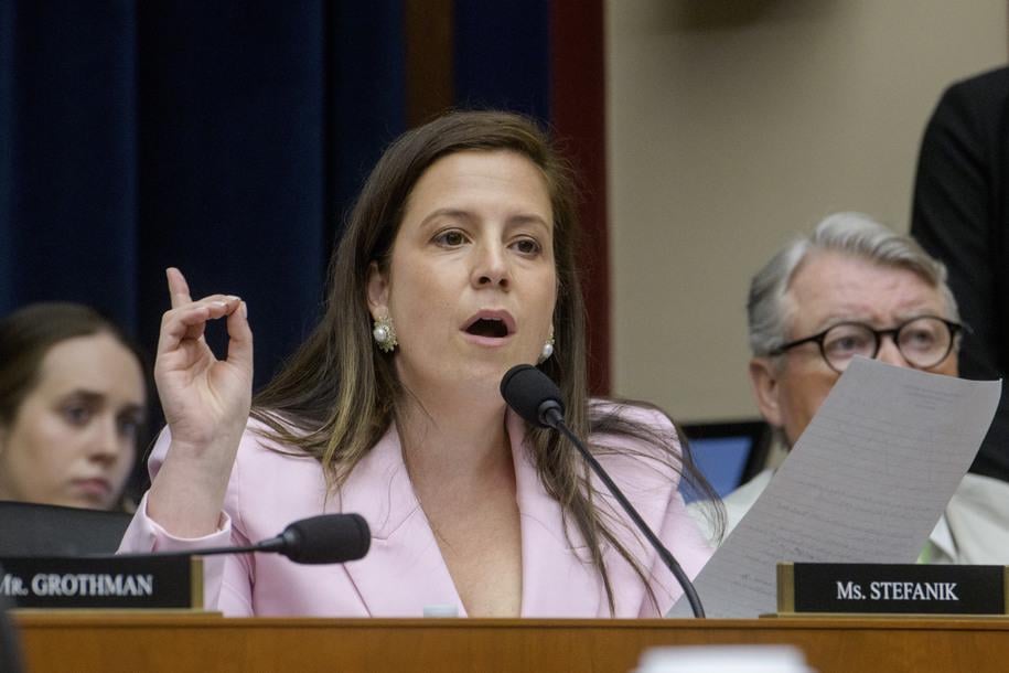 'Go home': Voters boo wannabe GOP governor off stage