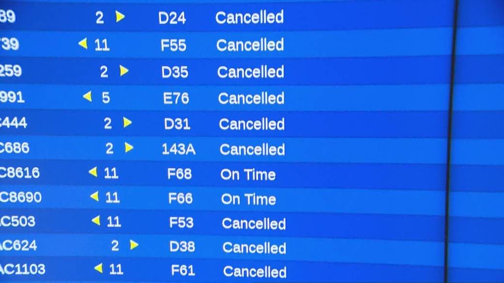 Click to play video: 'CUPE defies back to work ruling, Air Canada passengers scramble to find alternative flights home'