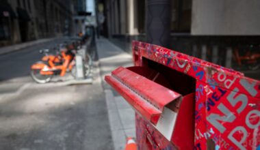 Canada Post is a case study in Canadian dysfunctionality