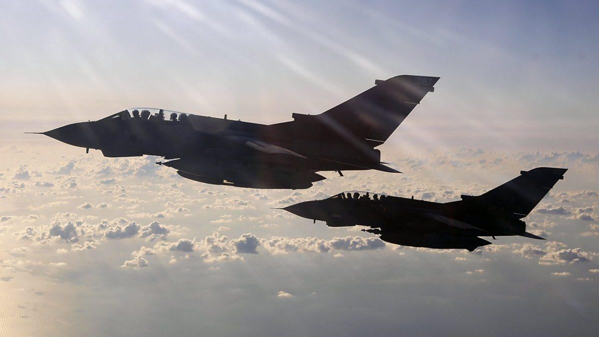 RAF ready to deploy to Ukraine to provide air cover if peace deal is reached