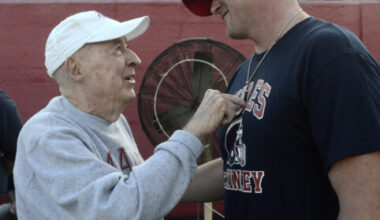 Niles honors historic 2000 team | News, Sports, Jobs