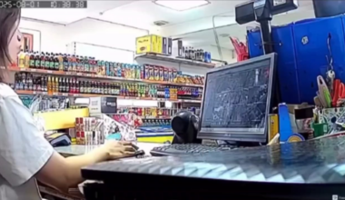 statečná prodavačka vyhnala přepadávajícího pobudu nožem