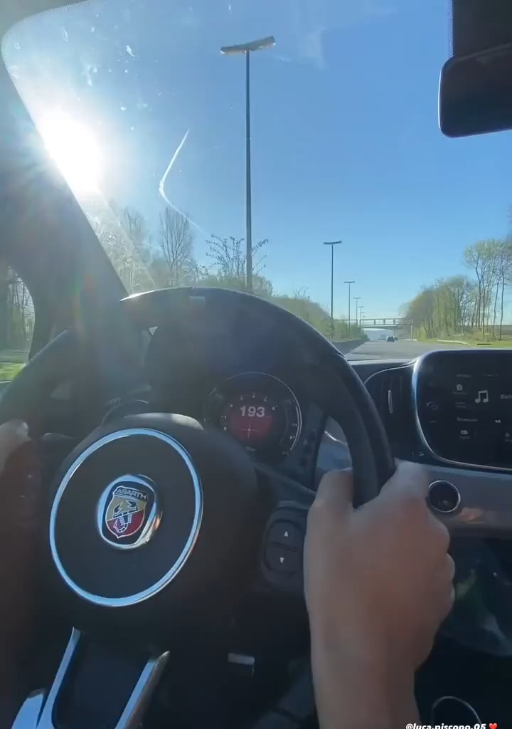 Fiat 500 Abarth driving at 200km/h near Rosiere in Belgium. Don't film yourself committing crimes...