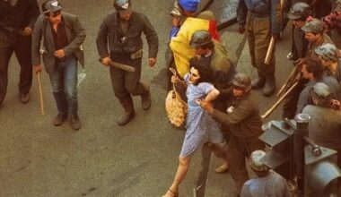 INTERVIU. În ziua înmormântării lui Ion Iliescu, mesaj de la „femeia în rochie albastră”, cea devenită simbol după ce a fost bătută de mineri. „Mă uit în jur și văd tineri de 40 de ani cu idei anti-democratice”