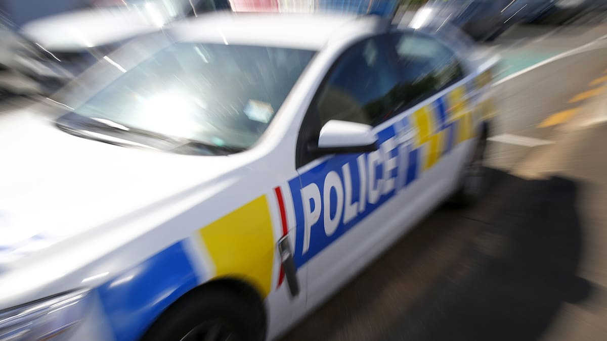 Police seize five weapons in Levin amid gang conflict crackdown