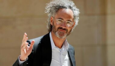 Palantir books its first $1 billion in quarterly sales, dodges DOGE axe