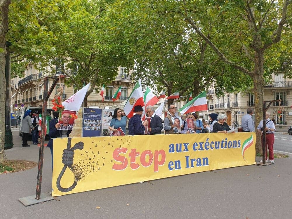 MEK Supporters Hold Rally and Exhibition in Paris to Denounce Executions of Iranian Political Prisoners