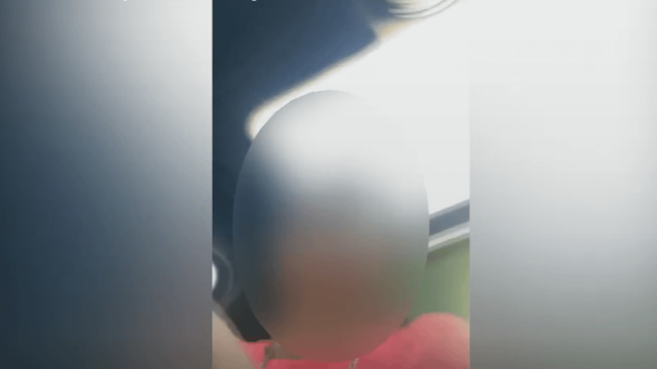 Video fra Porsche kort inden dødsulykke viser fører med lattergas