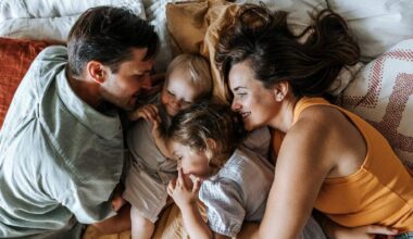 Praat mee: Zouden jonge ouders in Nederland een geboortebonus moeten krijgen?