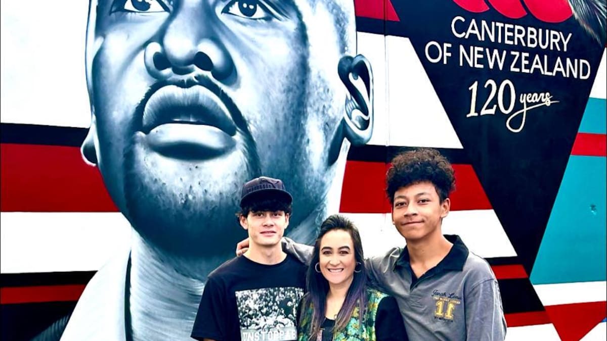 Jonah Lomu’s widow accuses Aussie book publisher of exploiting New Zealand rugby legend’s trademark
