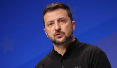 Zelenskyy insists Ukraine will not pull its forces out of Donbas