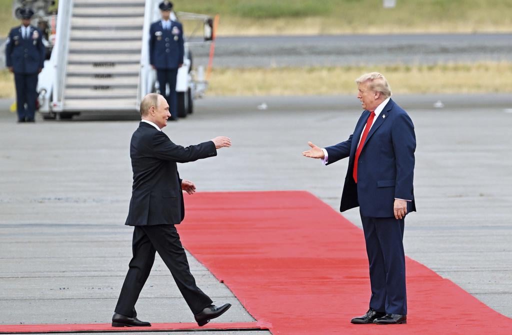 Hannity Trashed Giving ‘Thug’ Putin a Presidential Summit Platform — Until Trump Did It