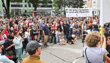 Hunderte protestieren in Klagenfurt gegen umstrittenen Polizeieinsatz am Peršmanhof