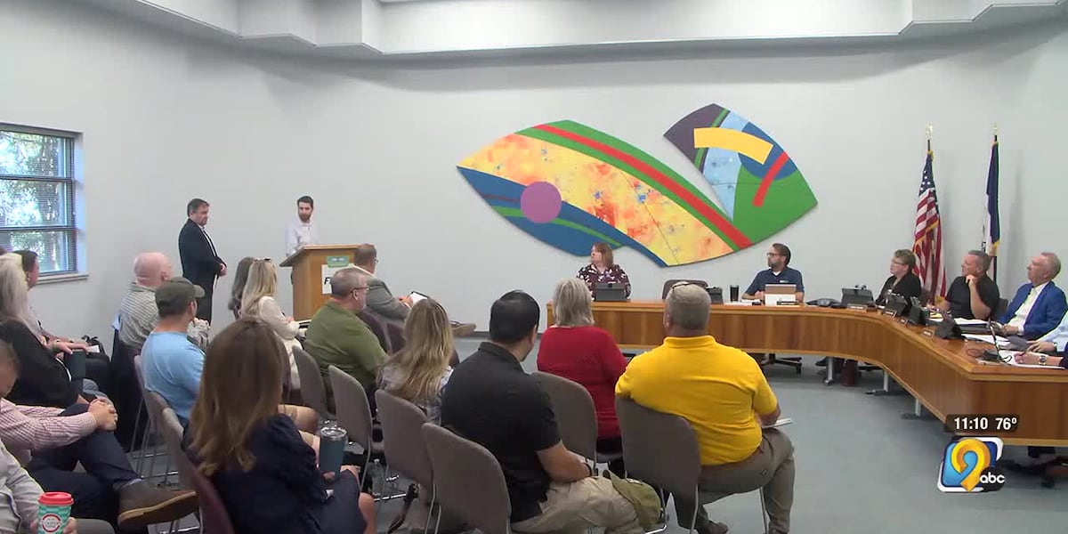 Leaders at Eastern Iowa Airport voice concerns about possible Alliant Energy plant