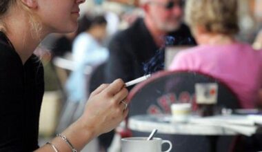 "Je ne supporte plus la fumée", "Je ne comprends pas que ça dérange"… Un mois après, l’interdiction de fumer dans les lieux publics divise