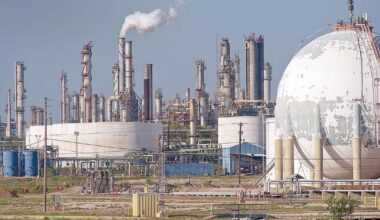 US Refiners to Profit as Heavy Oil Output Rebounds