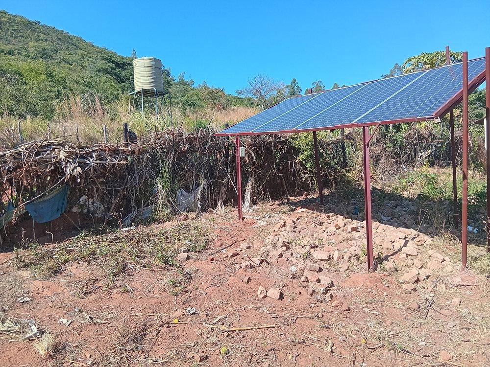 Solar powered water pumps are pumping life back into Zimbabwe's small-scale farms, which suffered from severe droughts