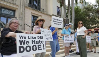 St. Petersburg residents rally against Florida DOGE visits - Tampa Bay Times